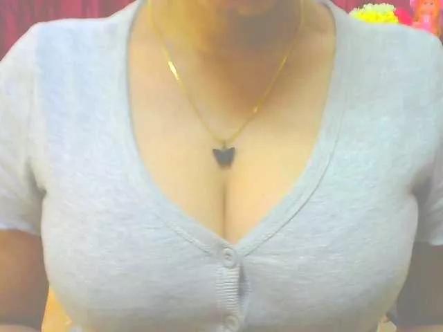 Aarju on BongaCams 