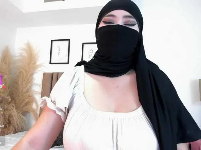 adiila on BongaCams 