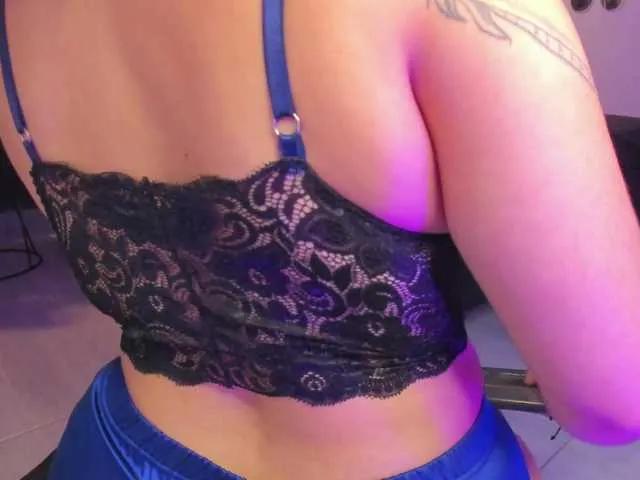 Alahia-Dangelo on BongaCams 