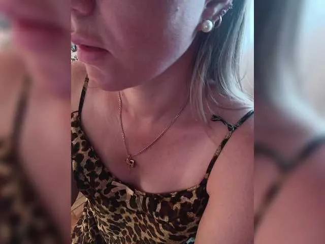Alenushka888 on BongaCams