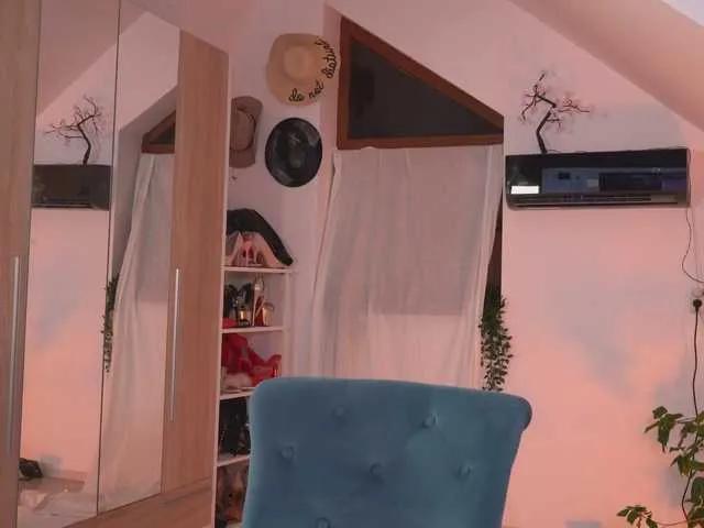 Amaliamour on BongaCams 