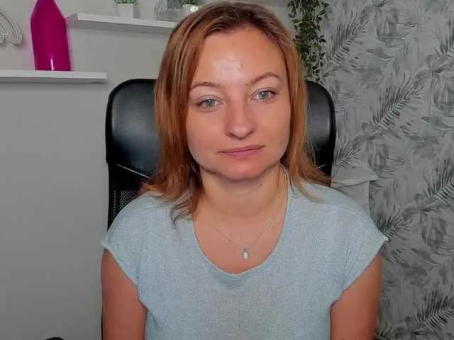 Offline angelaLove13 on BongaCams