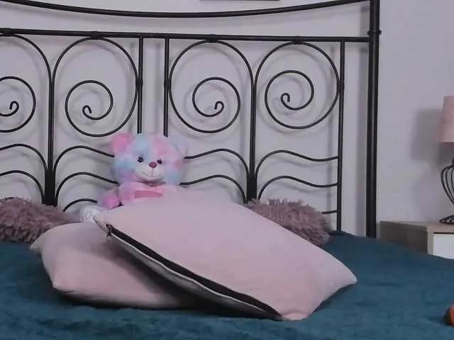 Offline Blueeheart on BongaCams