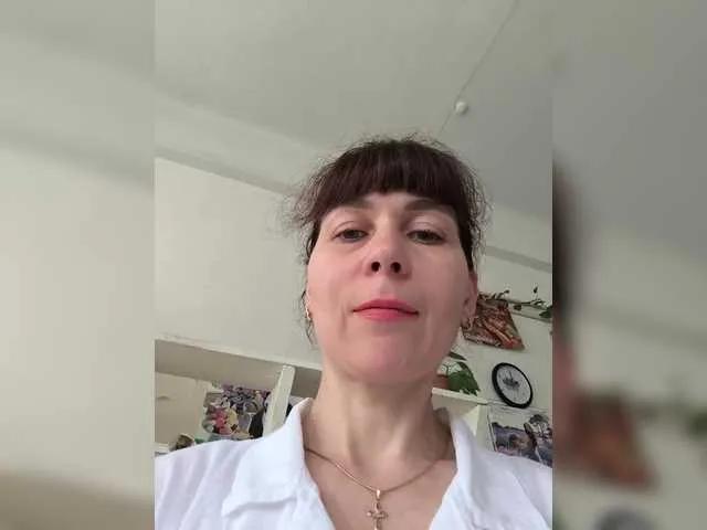 caroliiine on BongaCams