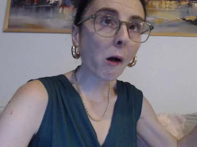 Offline cleophee on BongaCams