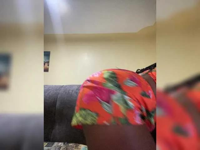 Offline Curvy-maxy9 on BongaCams