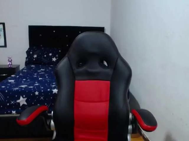 Offline danielamendez1 on BongaCams