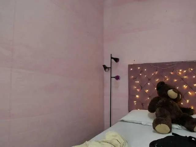 Offline deboraortiz on BongaCams