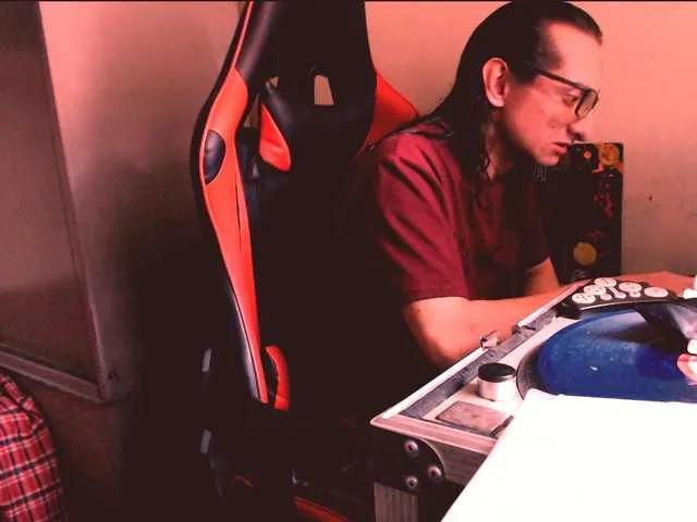 Offline DreamTeachFlame on BongaCams