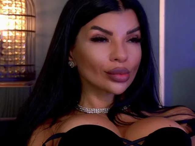 EleniaDevons on BongaCams 