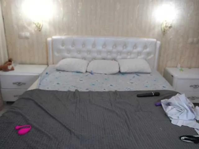 Explore the randy 22 years old EliaRose from BongaCams as she gets bonkers EliaRose from BongaCams