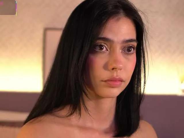 ElleDiane on BongaCams