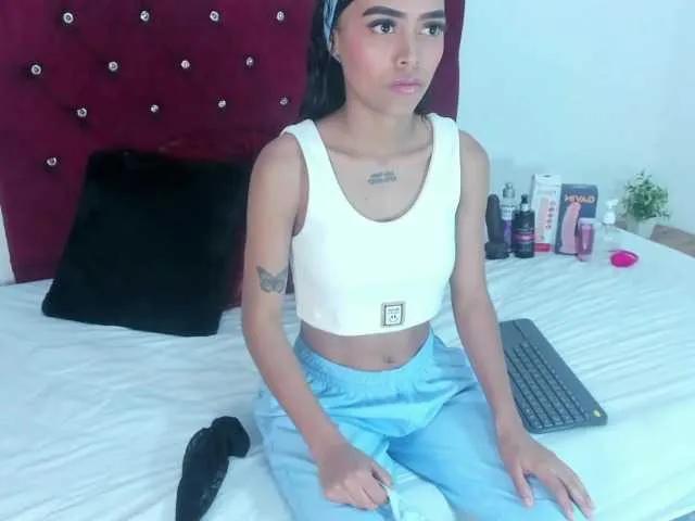 Ema-Cruz on BongaCams