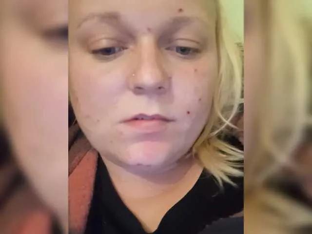 EmmaXlove on BongaCams