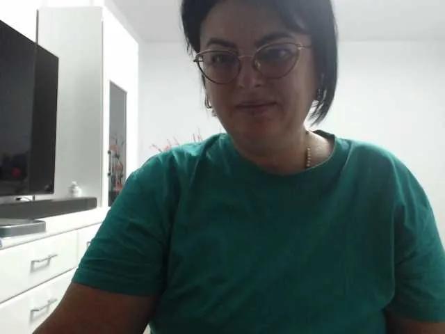 Emyllywhite on BongaCams
