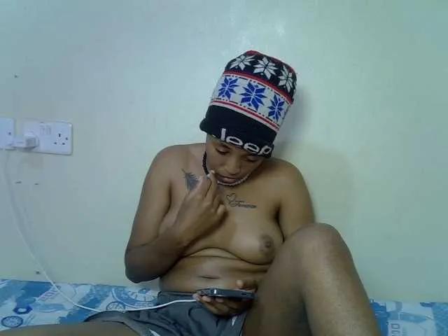 Freakypinky on BongaCams
