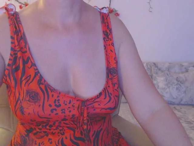 goodSnowQueen on BongaCams 