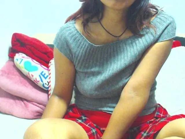 Freechat HOTTTSKIN on BongaCams