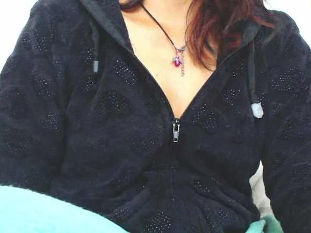 Freechat HOTTTSKIN on BongaCams