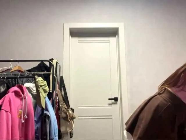 Offline Jucycute on BongaCams