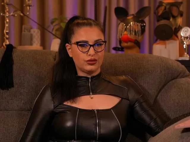 KellyKent on BongaCams 