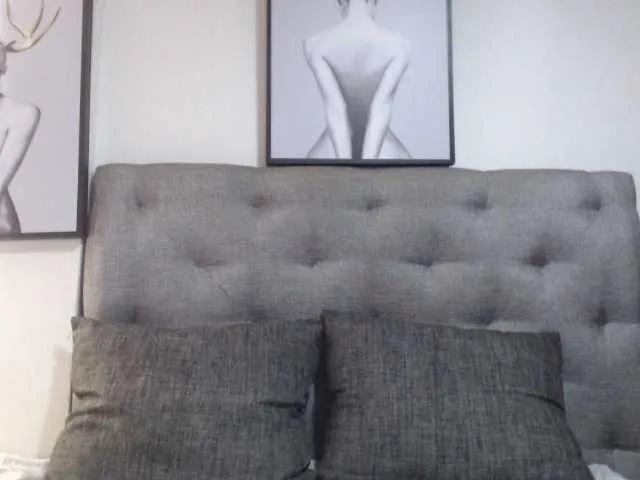 Offline kendalthailor on BongaCams