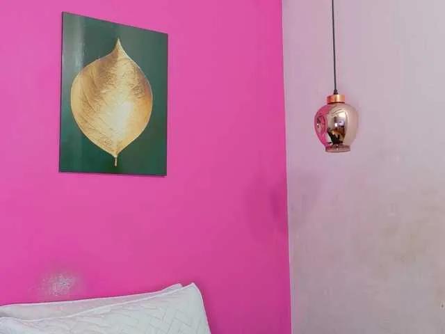 Offline kinkyandsavage on BongaCams