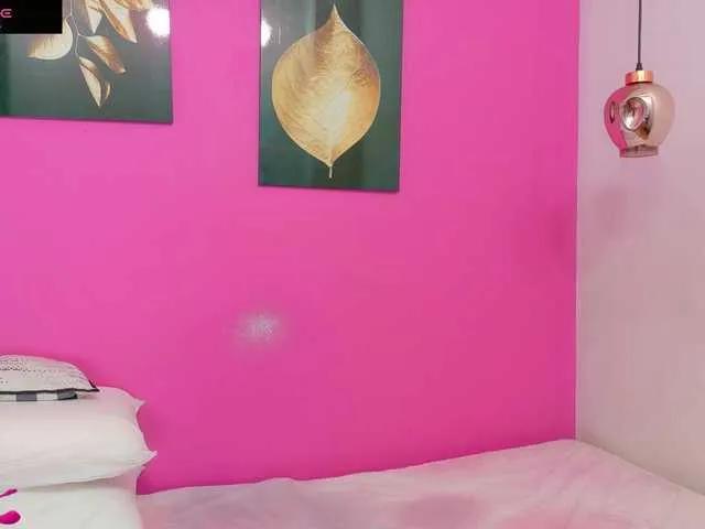 Offline kinkyandsavage on BongaCams