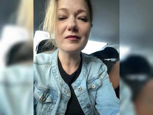 Offline KlavaDavai on BongaCams