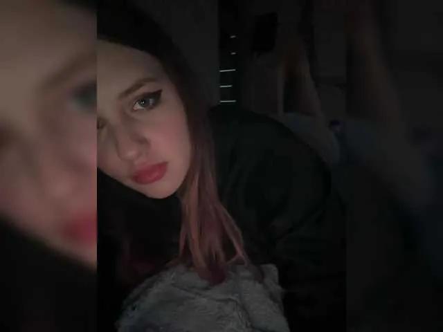 Offline L0lly-D0lly on BongaCams