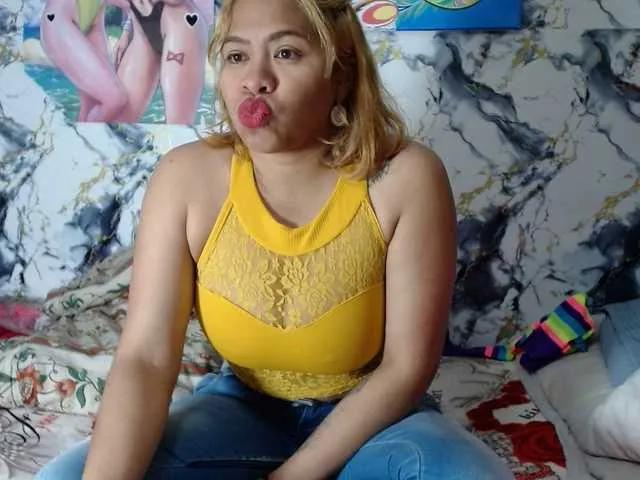 Offline Latin-caliente on BongaCams