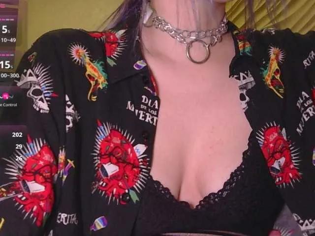 LilianOsbourne on BongaCams 