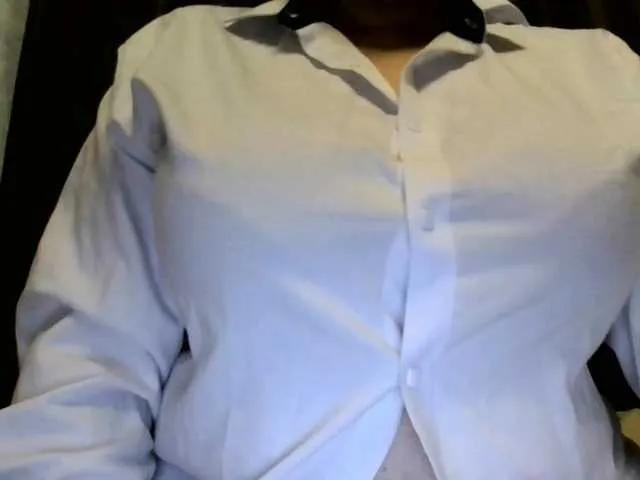 Offline littleg on BongaCams