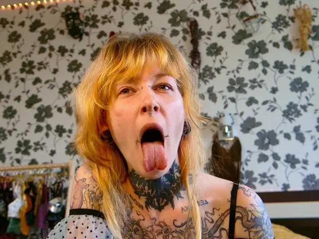 Offline LittleSpaceMouse- on BongaCams