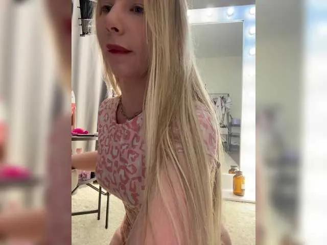 LolaDoll on BongaCams 