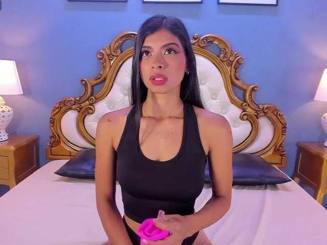 LolaPierce on BongaCams 