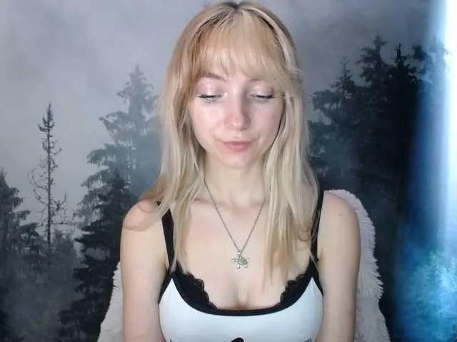 Offline LuciaLovely on BongaCams