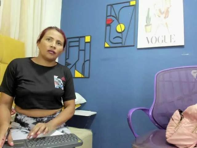 LuciaSpear on BongaCams