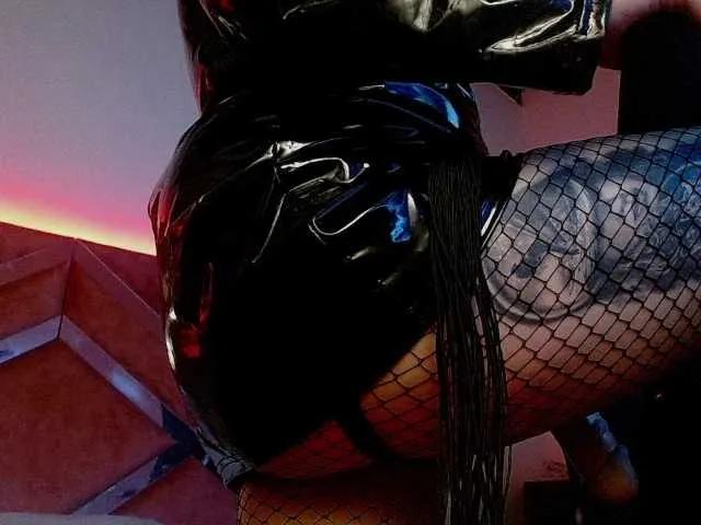 madame-ibby on BongaCams 