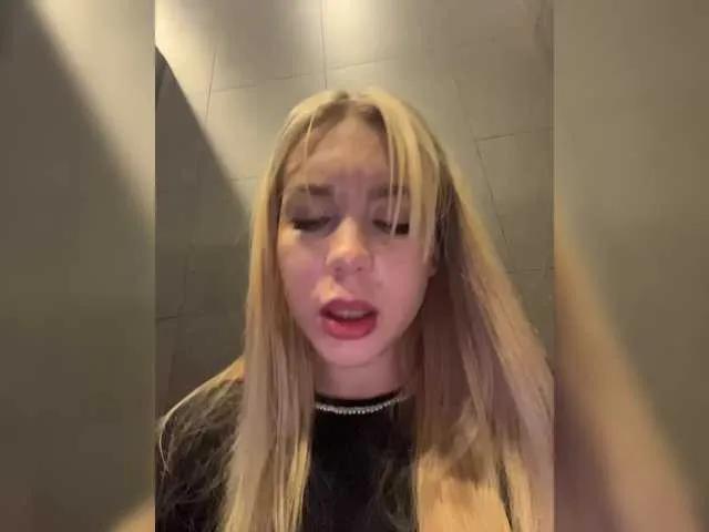 Offline maksisisia on BongaCams