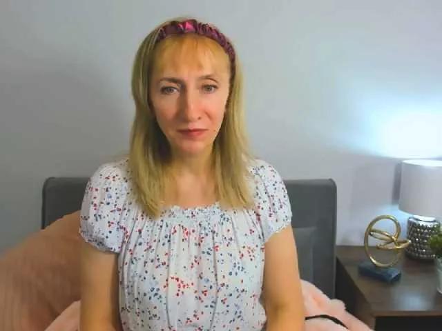Offline MargaretCherry on BongaCams