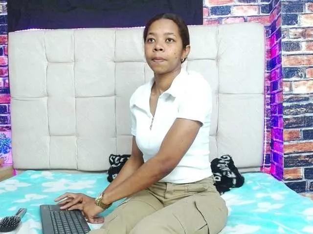 Offline marilunabrown303av on BongaCams