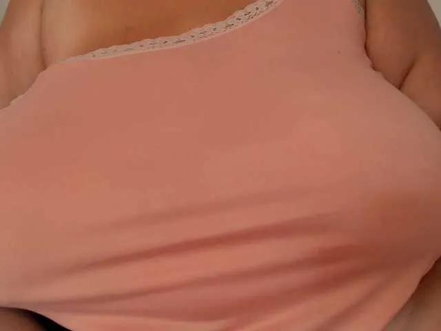 Mayabigtitss on BongaCams 