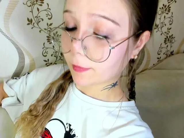 MelMooon on BongaCams 