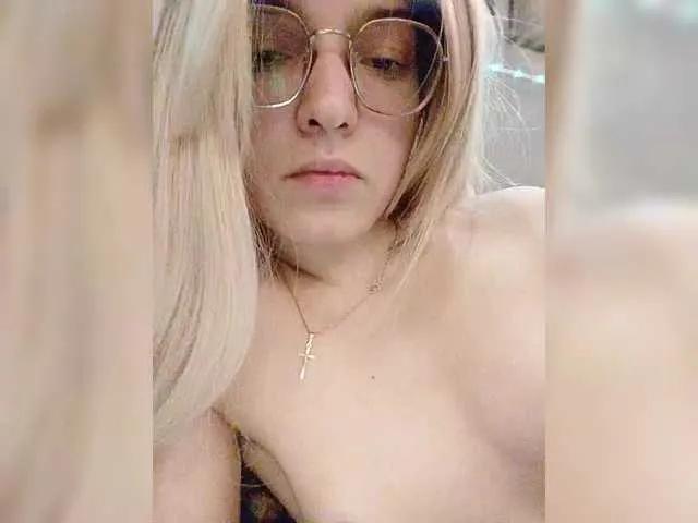 Offline Meri1006 on BongaCams