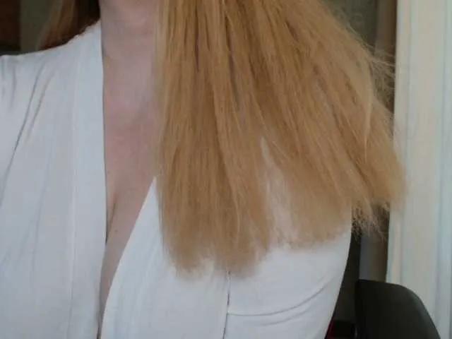 Offline MiaLaFoxis on BongaCams