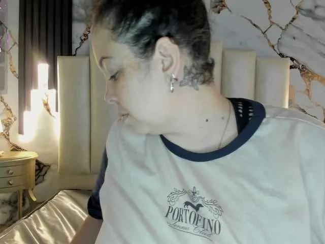 mollieblue69 on BongaCams