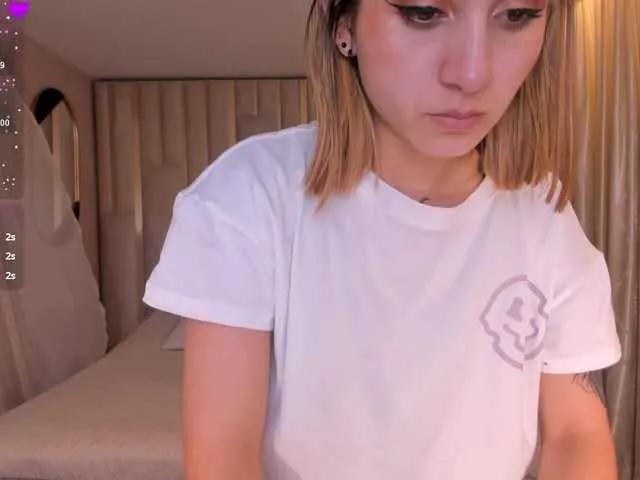 Freechat MollySunders on BongaCams