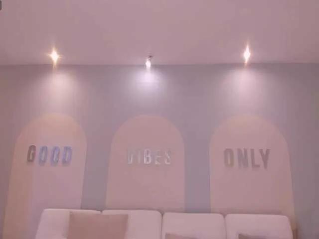 NiaSalvatore on BongaCams