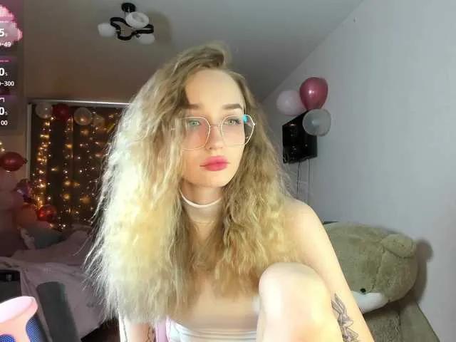 Polikinesis on BongaCams